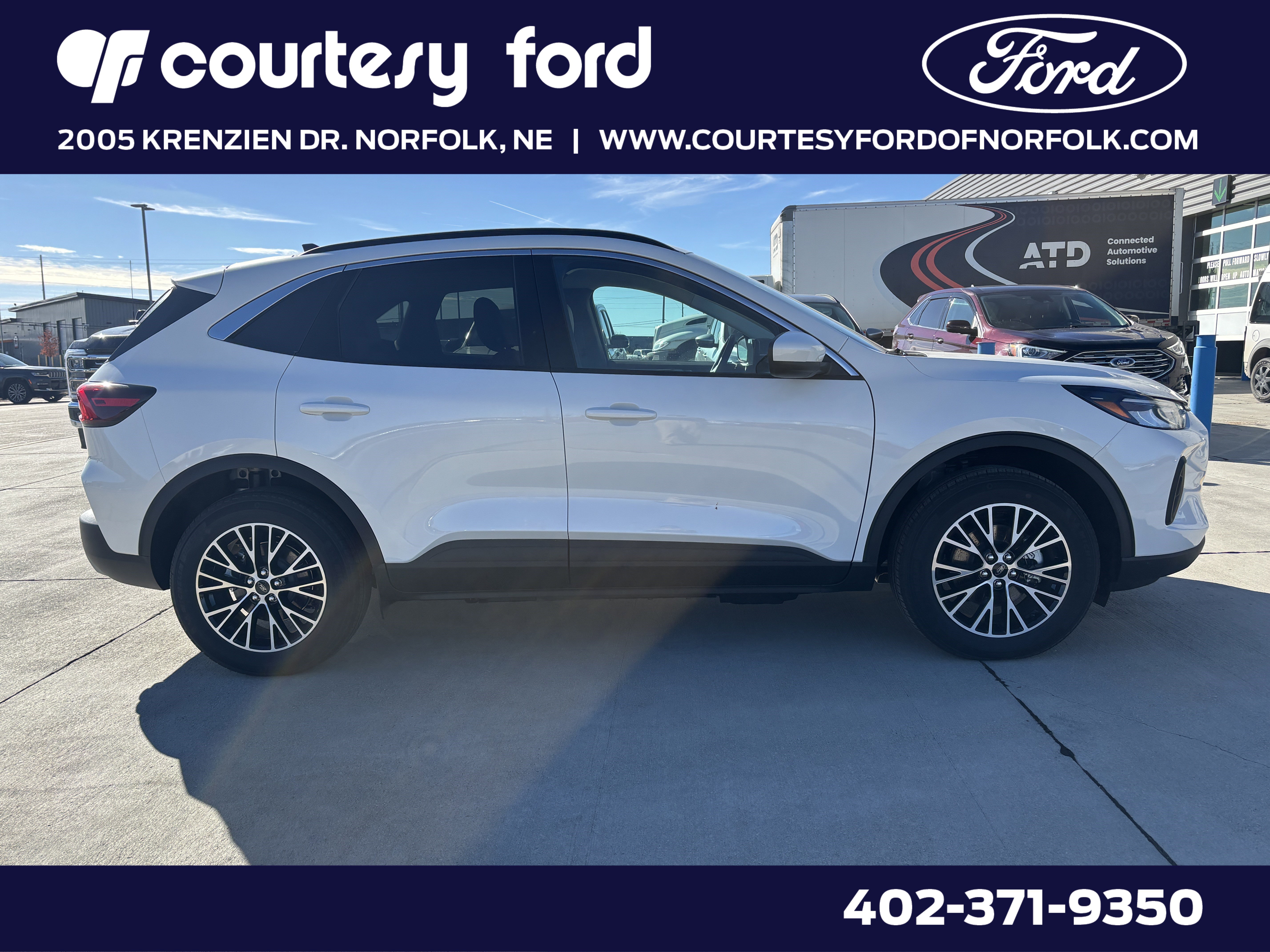 Used 2024 Ford Escape SE image 1