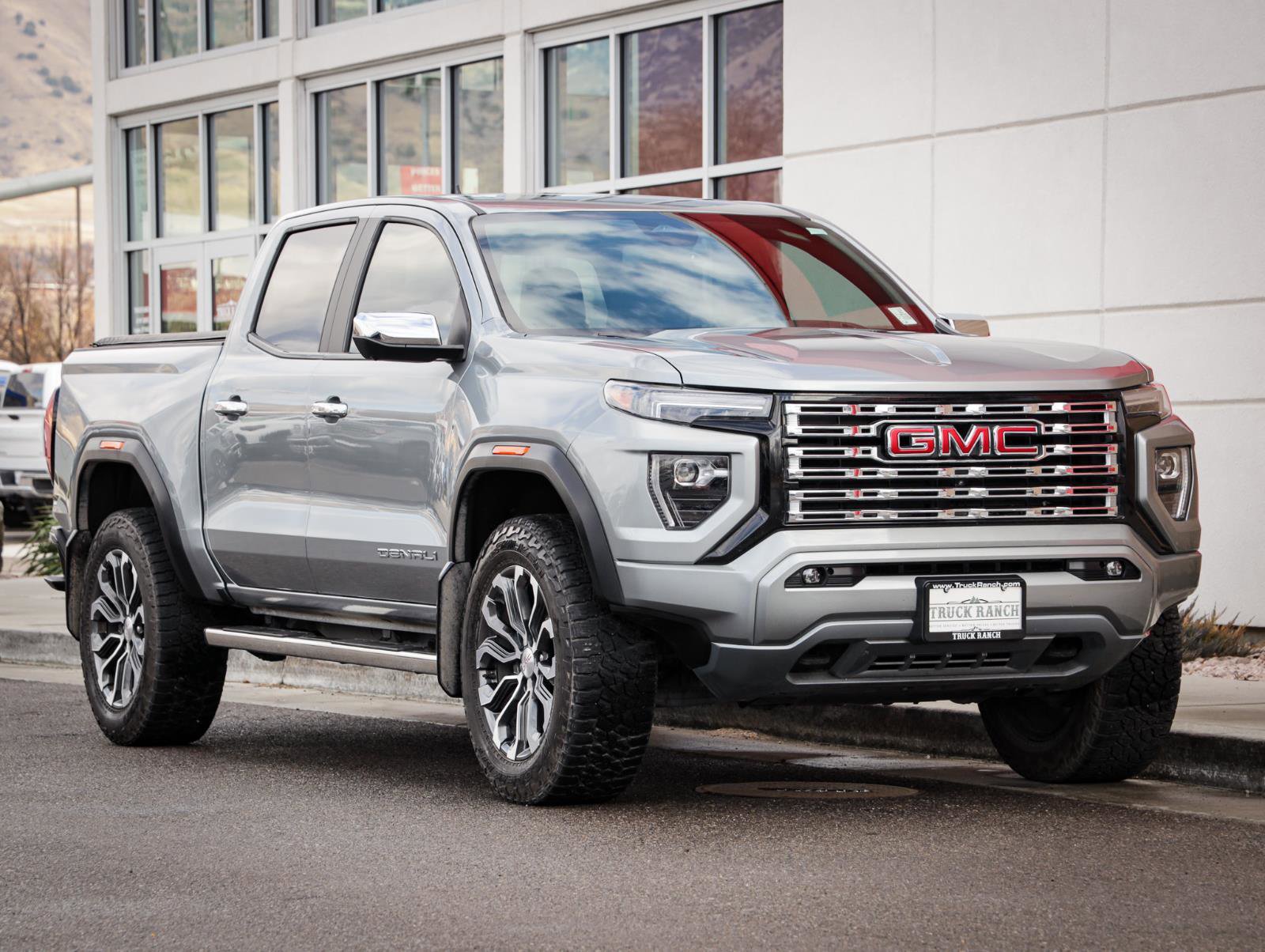 Used 2023 GMC Canyon Denali image 1