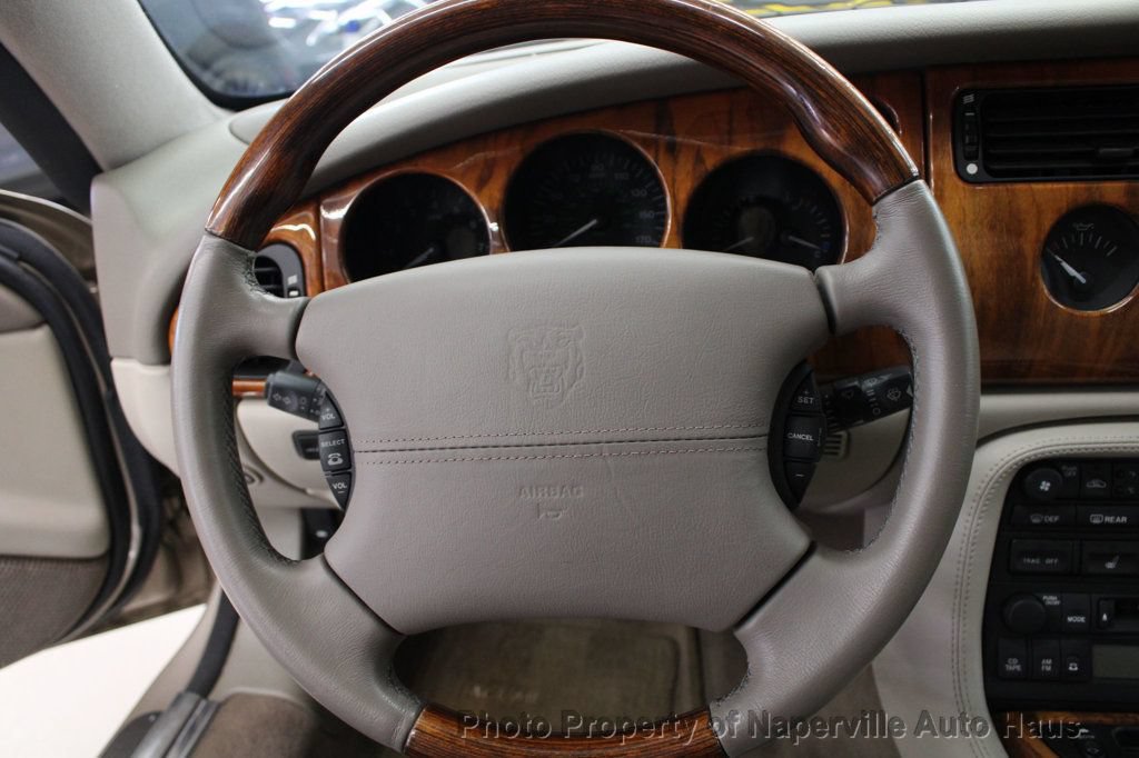 Used 2002 Jaguar XK8 Convertible RWD image 16