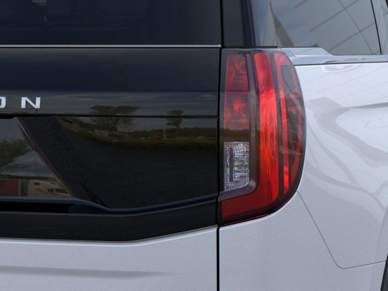 New 2025 Ford Expedition Active image 22