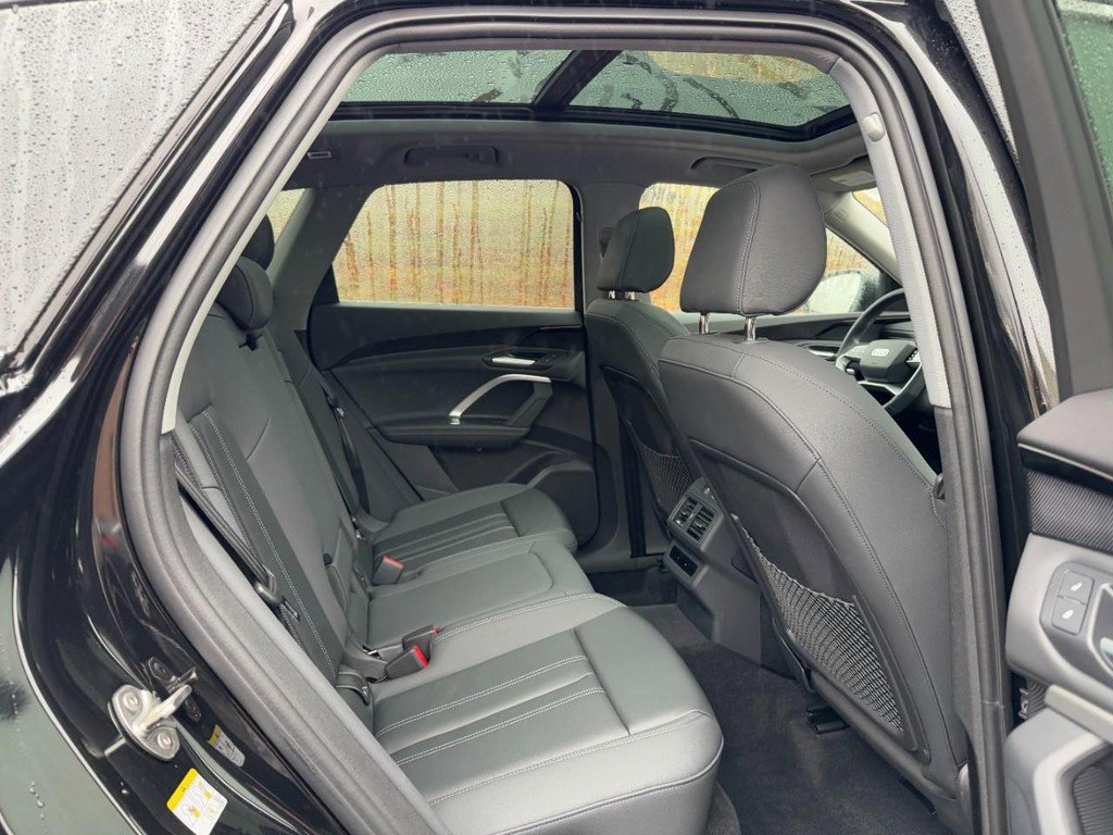 Used 2025 Audi Q5 Premium w/ Convenience Package image 10