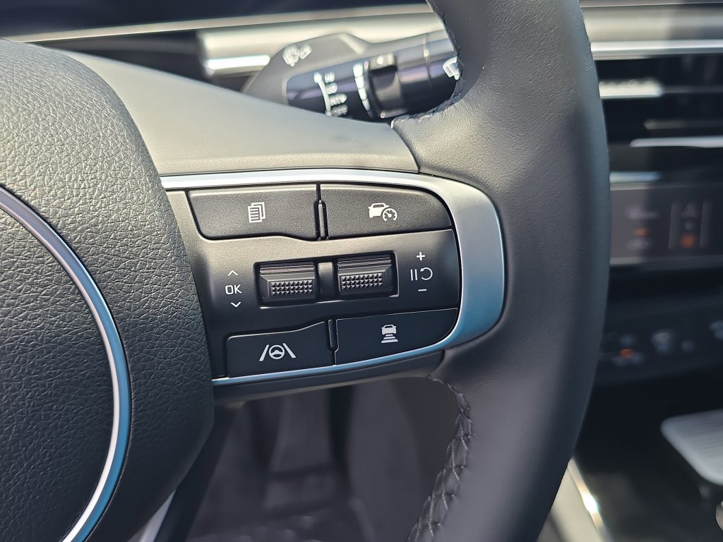 New 2026 Kia K5 GT-Line w/ GT-Line Premium Package FWD image 32