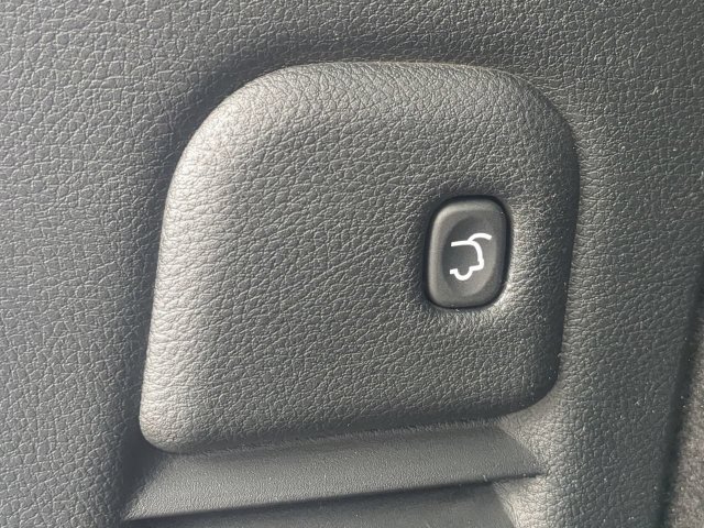 Used 2023 Dodge Durango R/T w/ Blacktop Package RWD image 15