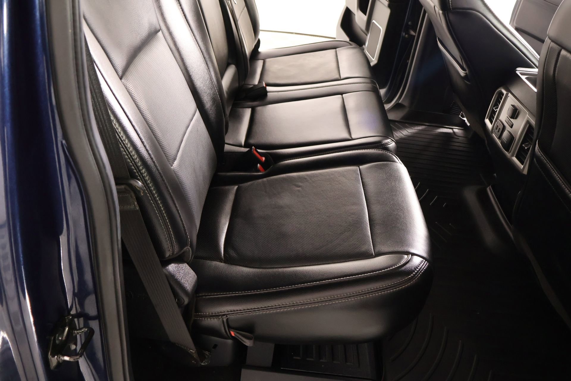 Used 2019 Ford F350 Lariat w/ Chrome Package image 15