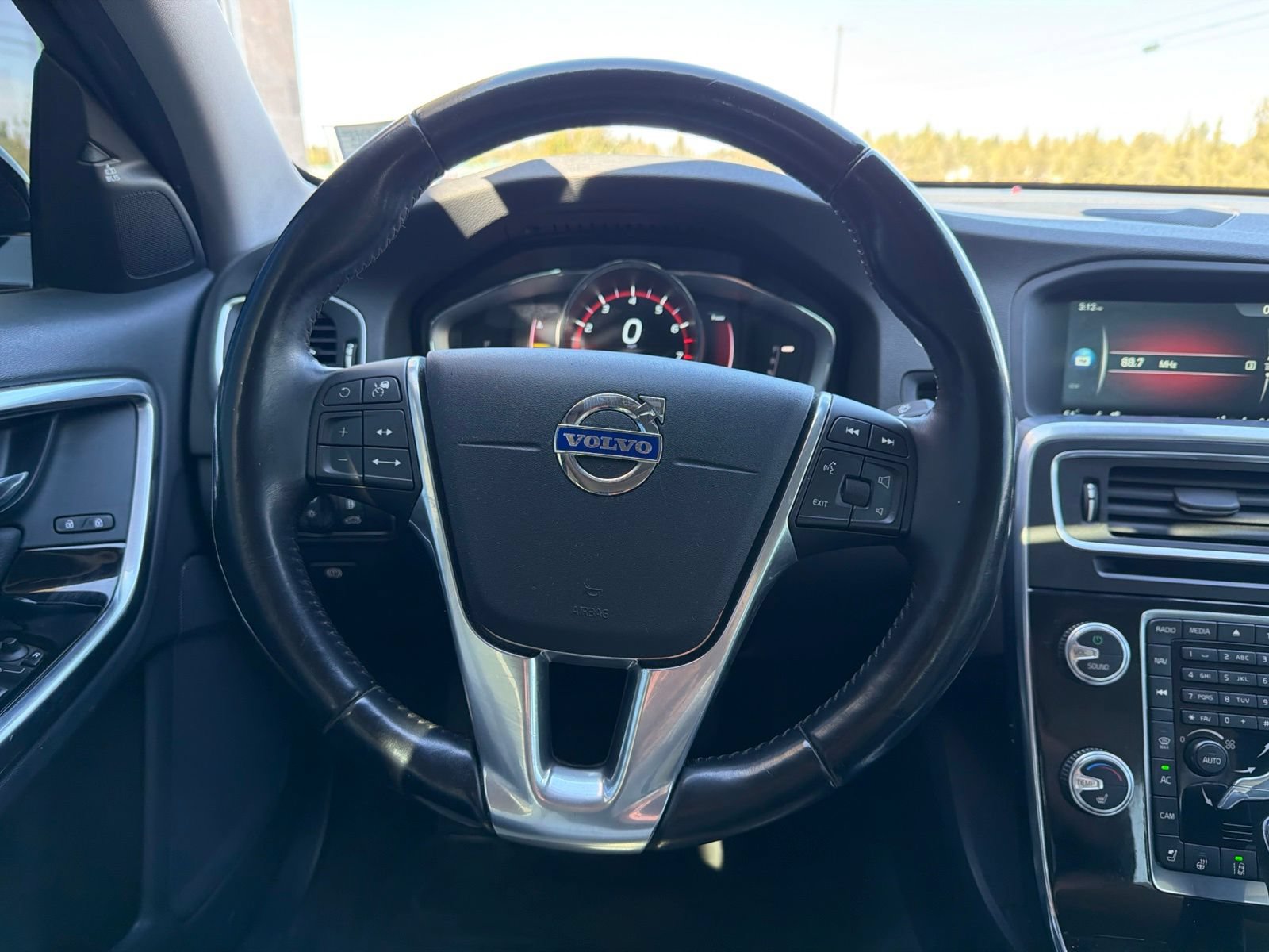 Used 2016 Volvo S60 T5 Cross Country Platinum AWD/4WD image 11