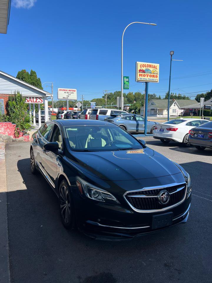 Used 2017 Buick LaCrosse Essence w/ Sun and Shade Package FWD image 4