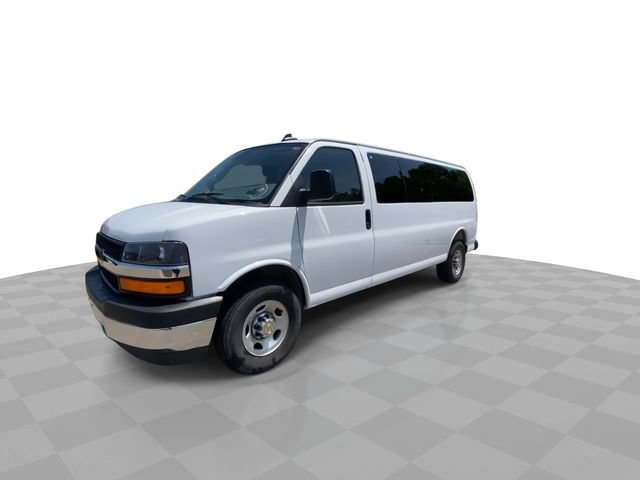 Used 2025 Chevrolet Express 3500 LT w/ LT Preferred Equipment Group RWD image 6