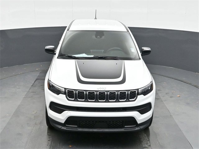 Used 2025 Jeep Compass Sport w/ Mopar Graphics Package image 32