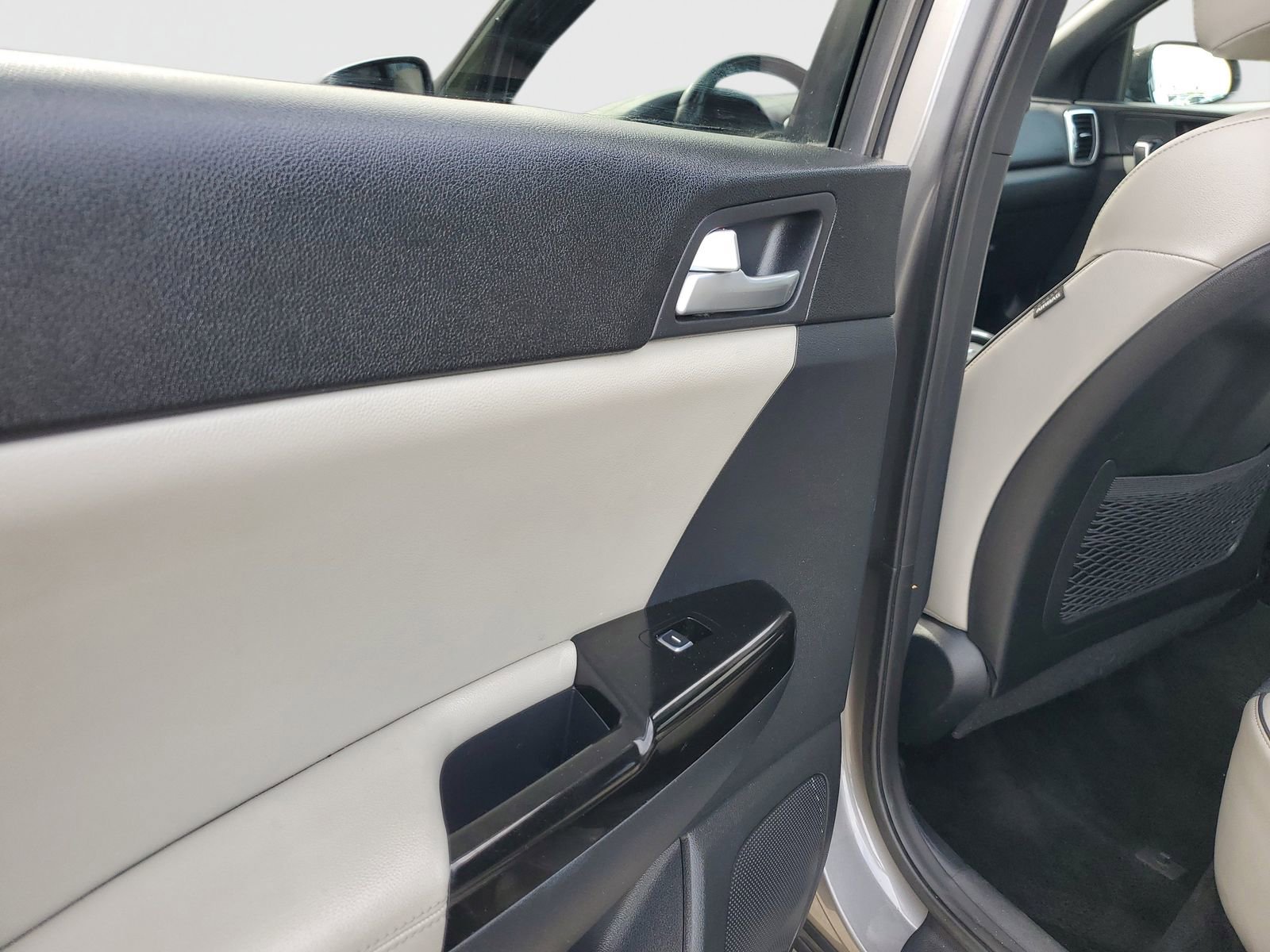 Used 2017 Kia Sportage SX image 17