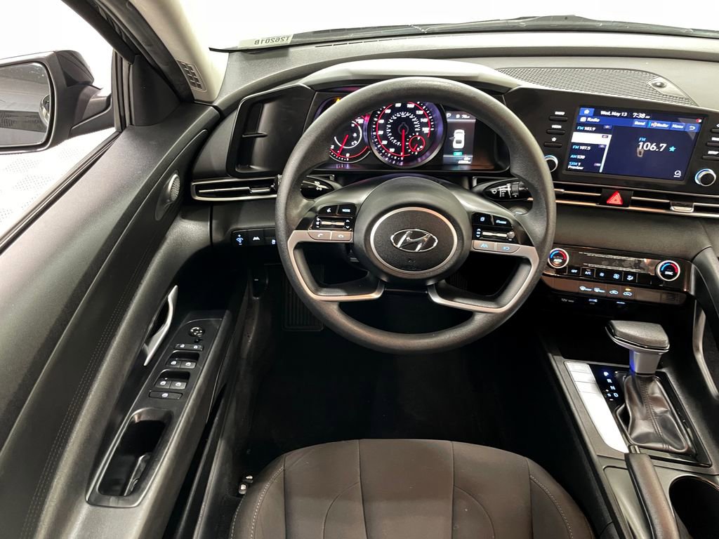 Used 2021 Hyundai Elantra SEL FWD image 16