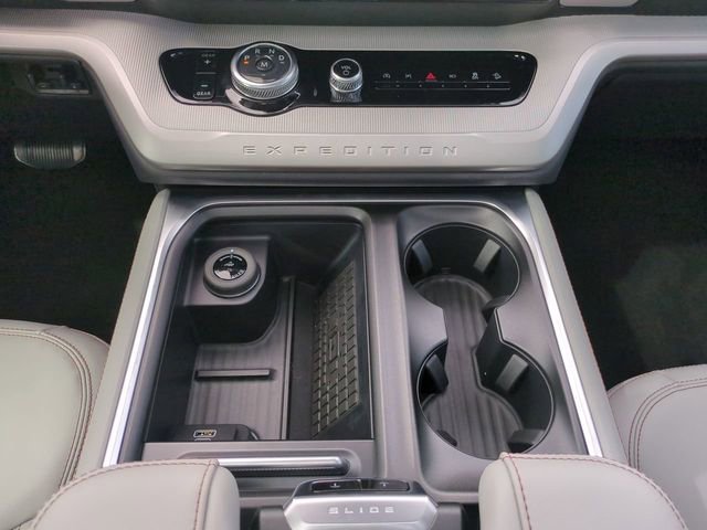 Used 2025 Ford Expedition Active image 20