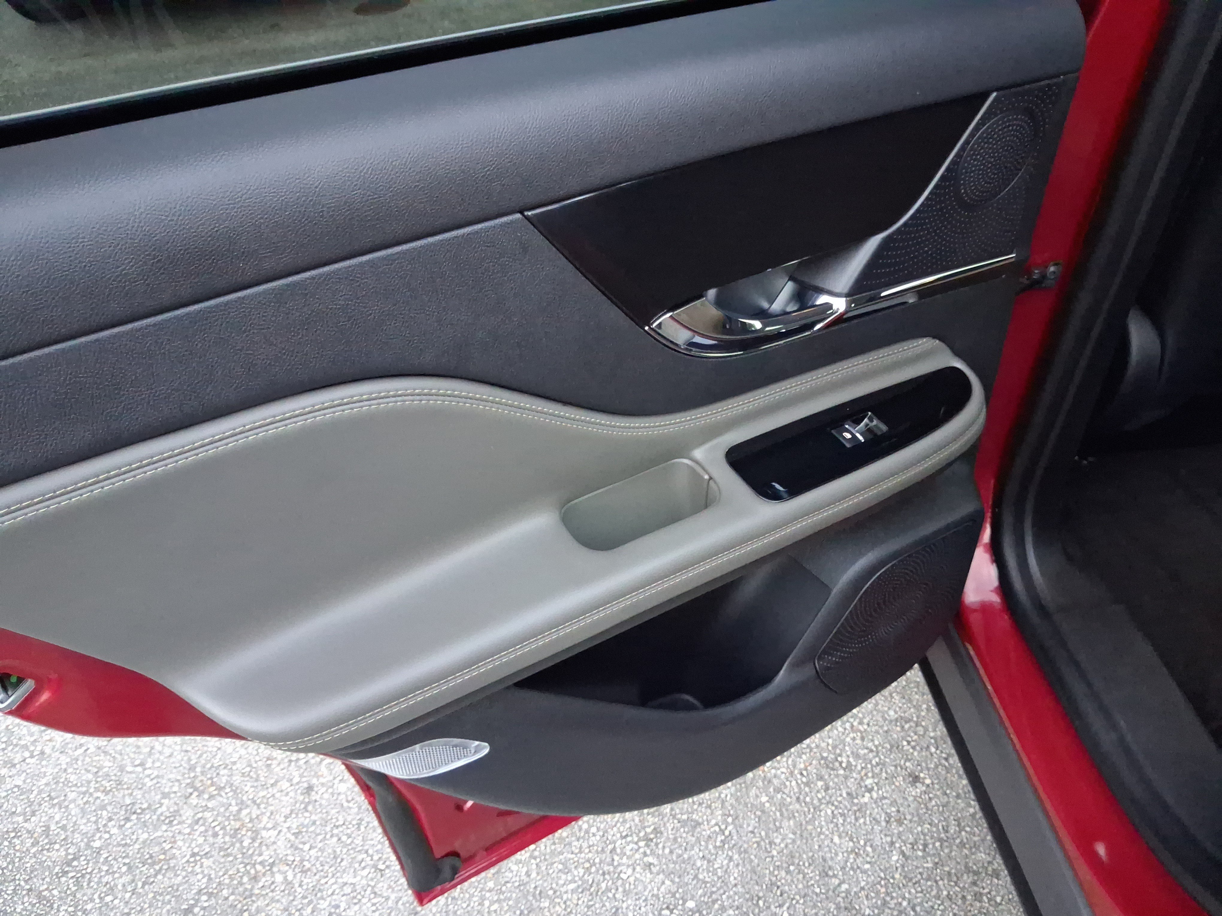 Certified 2024 Lincoln Corsair FWD image 9