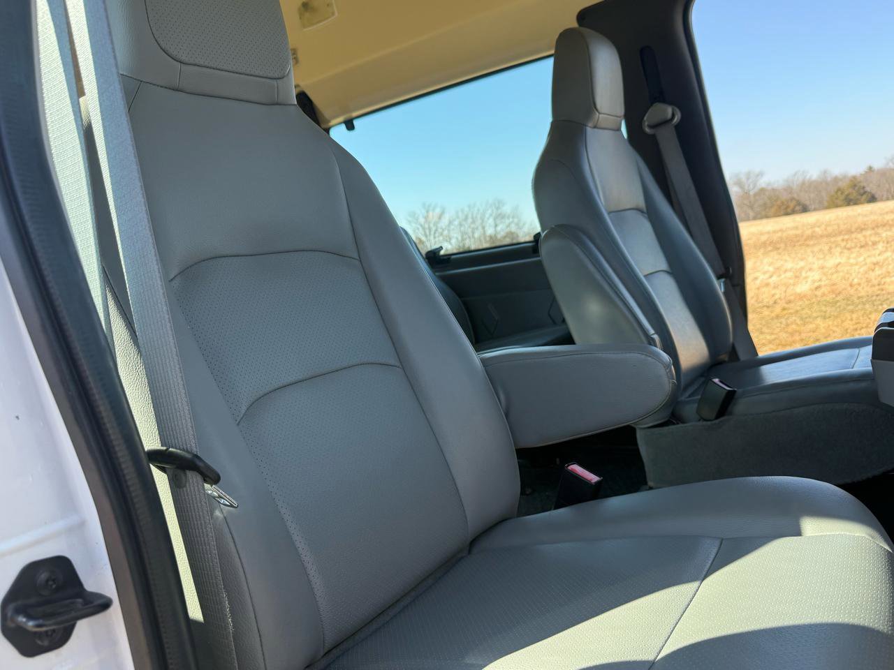 Used 2012 Ford E-250 and Econoline 250 w/ PWR Group image 22