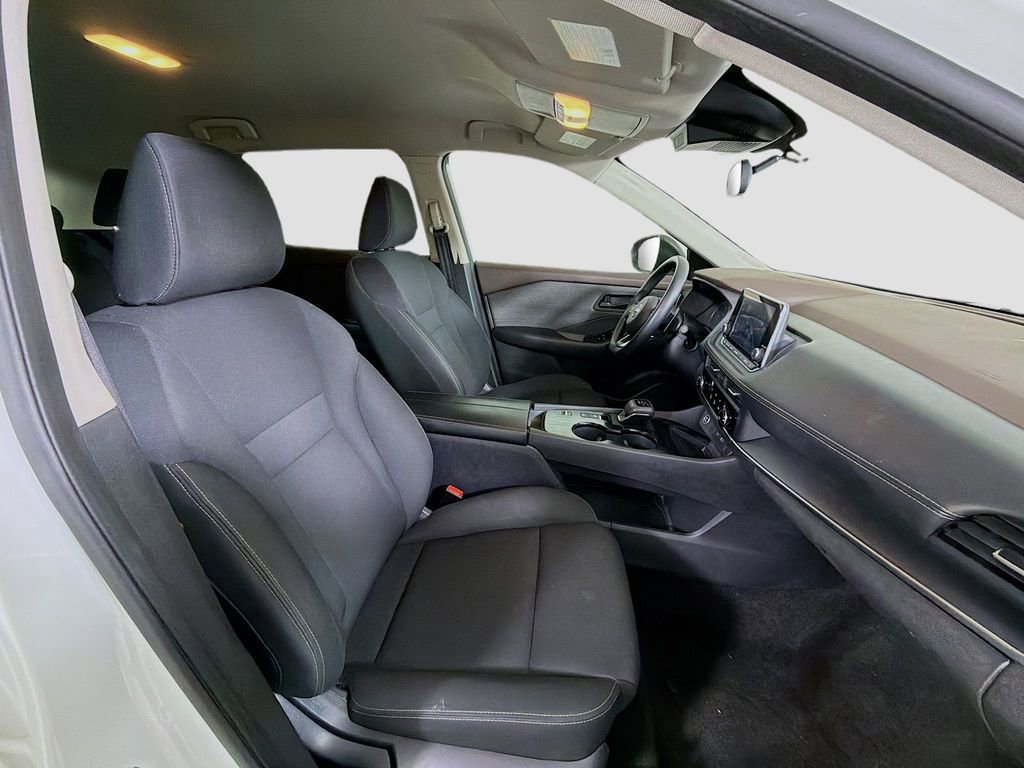 Used 2023 Nissan Rogue S image 28