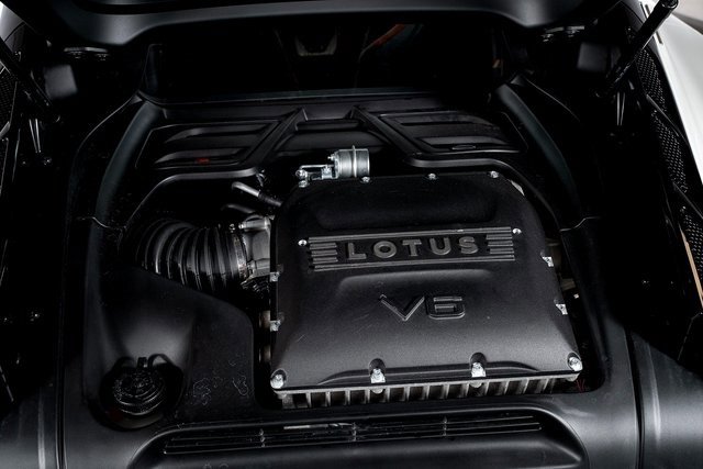 Used 2025 Lotus Emira First Edition image 6