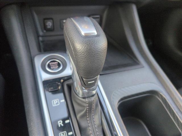 Used 2025 Nissan Sentra SV image 12