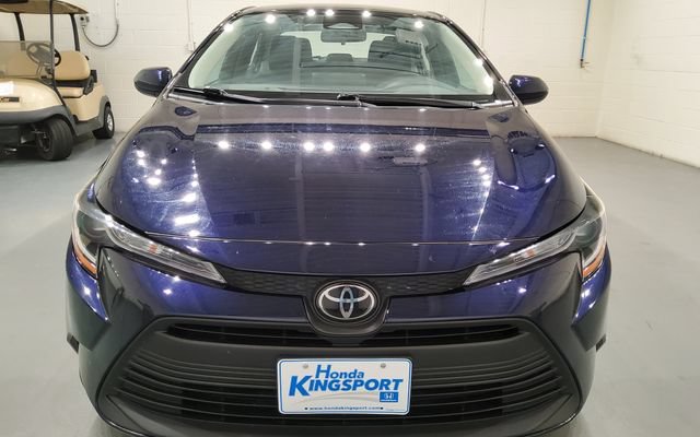 Used 2025 Toyota Corolla LE FWD image 2