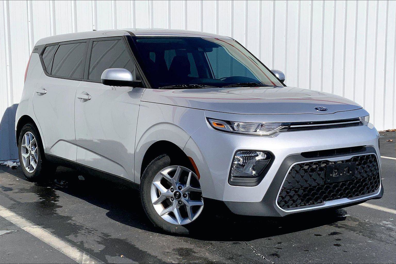 Used 2020 Kia Soul S image 2