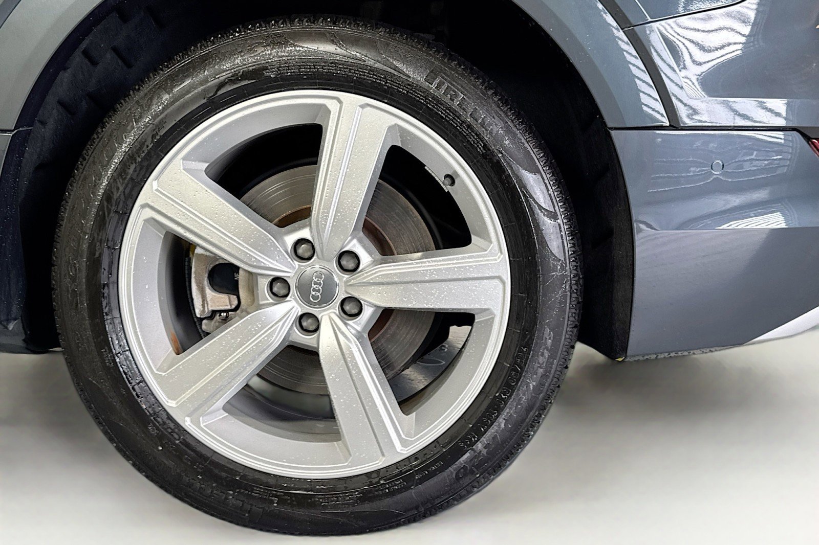 Used 2019 Audi e-tron Premium Plus w/ Cold Weather Package image 30