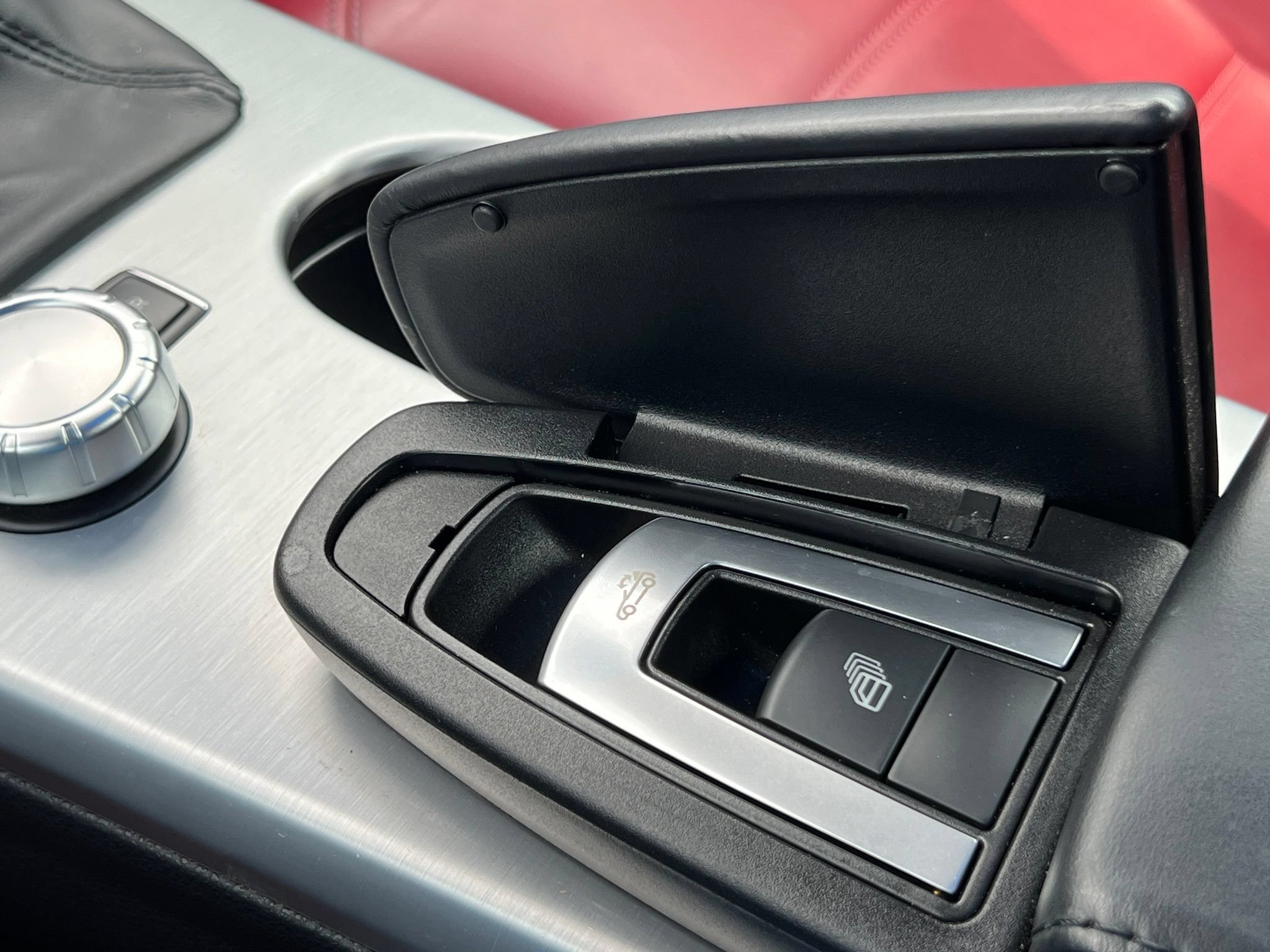 Used 2015 Mercedes-Benz SLK 55 AMG image 33