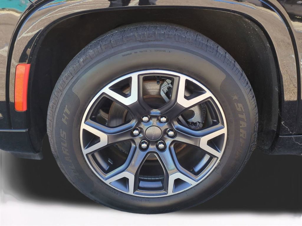 Used 2024 Jeep Wagoneer L Series III w/ Flexible Seating Group image 11