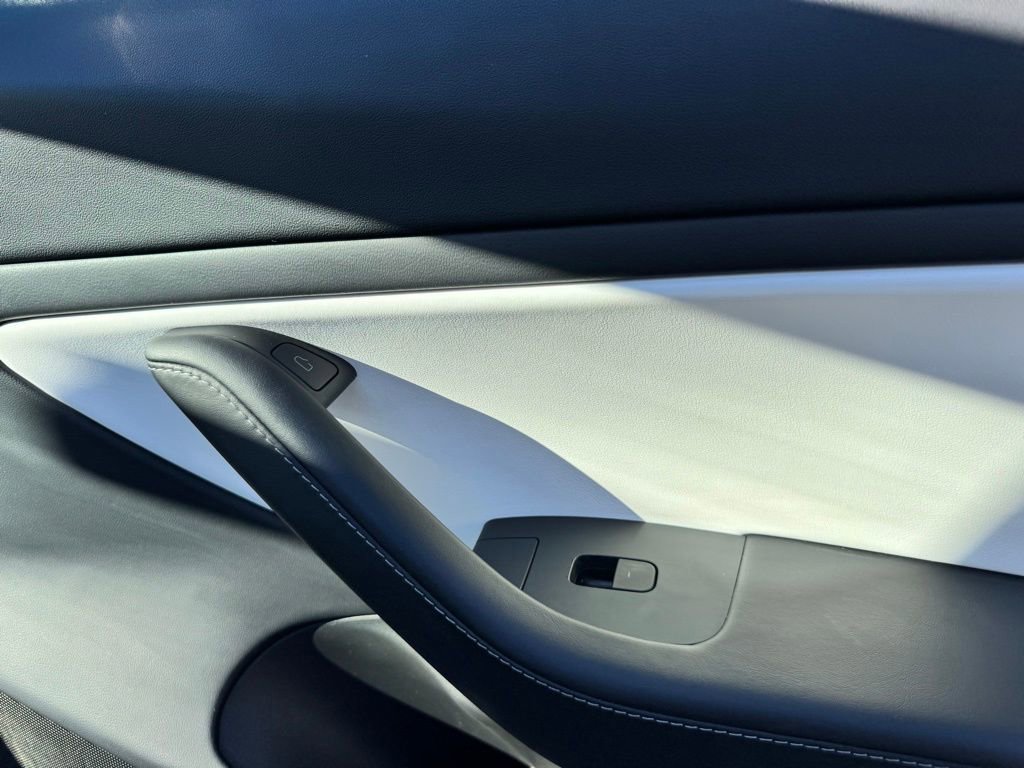 Used 2021 Tesla Model 3 Long Range image 21