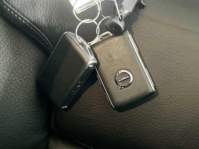 Used 2020 Volvo XC60 T6 Inscription w/ Protection Package Premier image 32