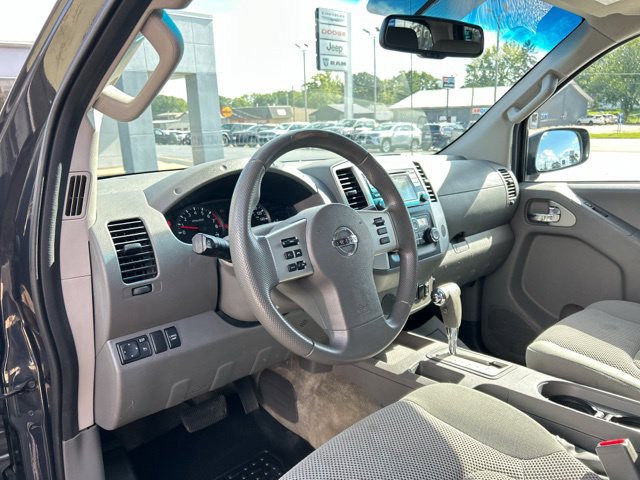 Used 2015 Nissan Frontier SV w/ SV Value Truck Package RWD image 24