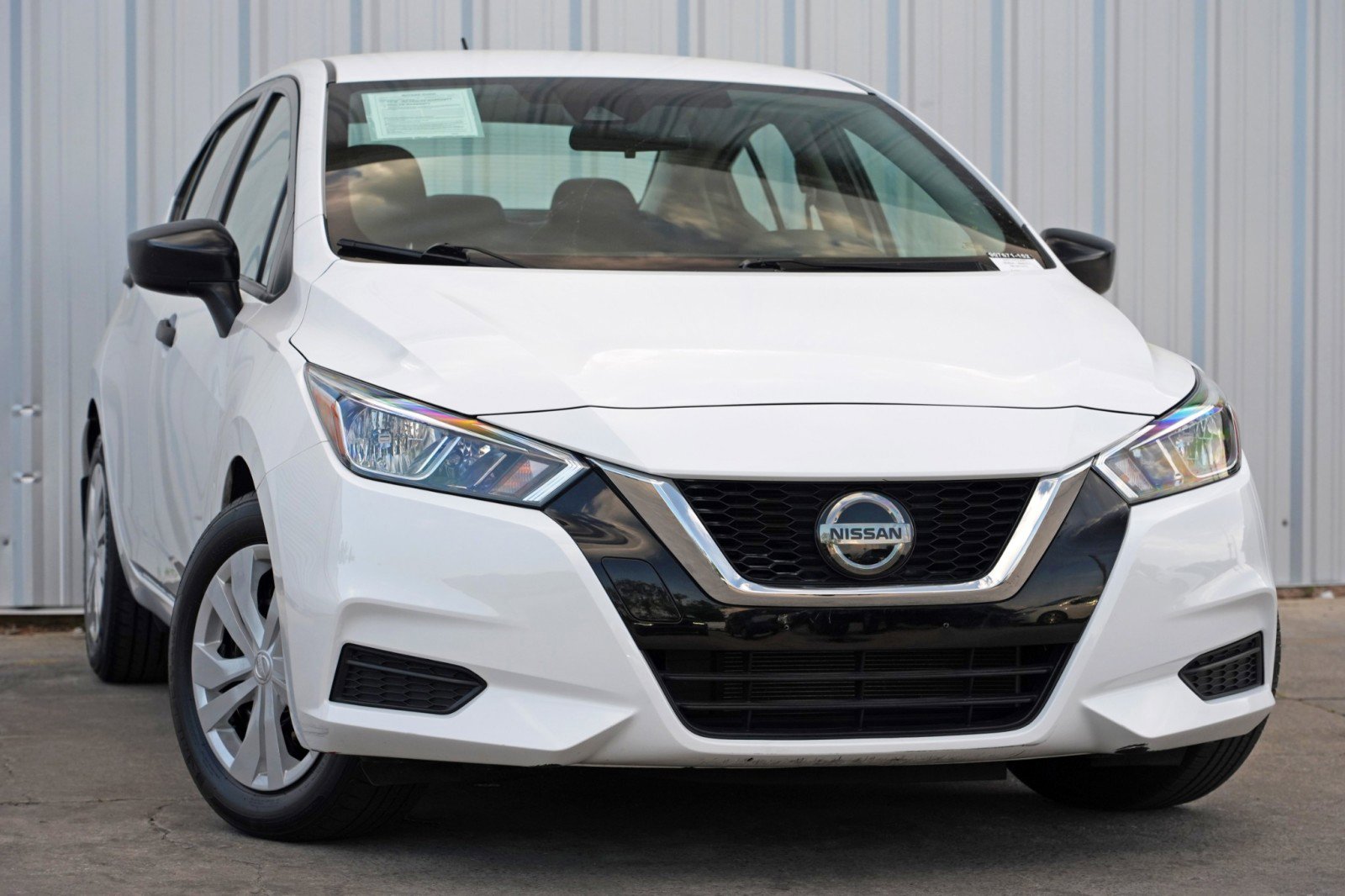 Used 2021 Nissan Versa S image 2