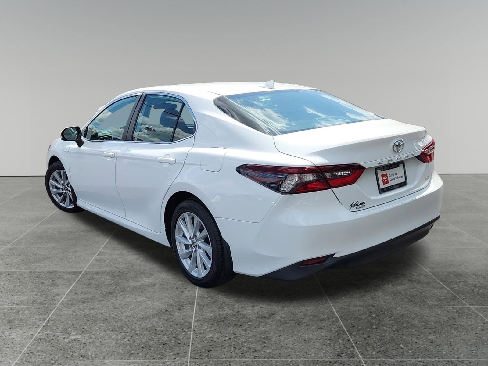 Certified 2022 Toyota Camry LE FWD image 5