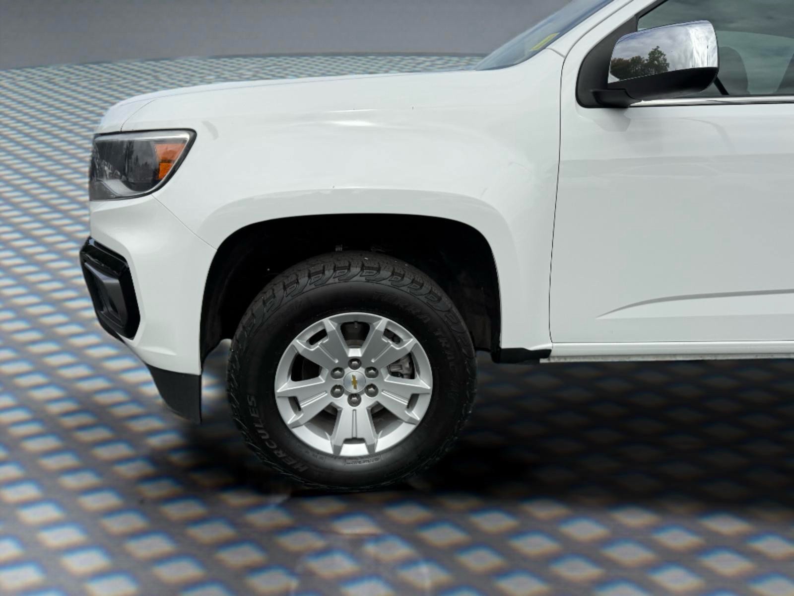 Used 2022 Chevrolet Colorado LT w/ Safety Package AWD/4WD image 14