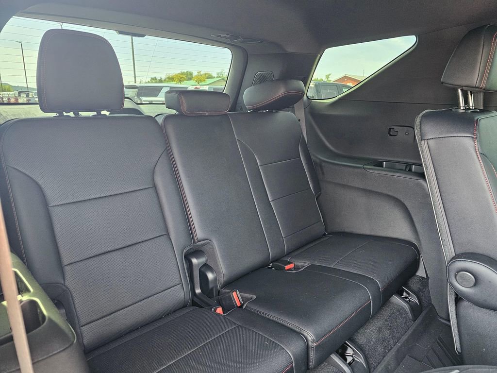 Certified 2026 Chevrolet Traverse Z71 w/ Driver Confidence Package AWD/4WD image 14