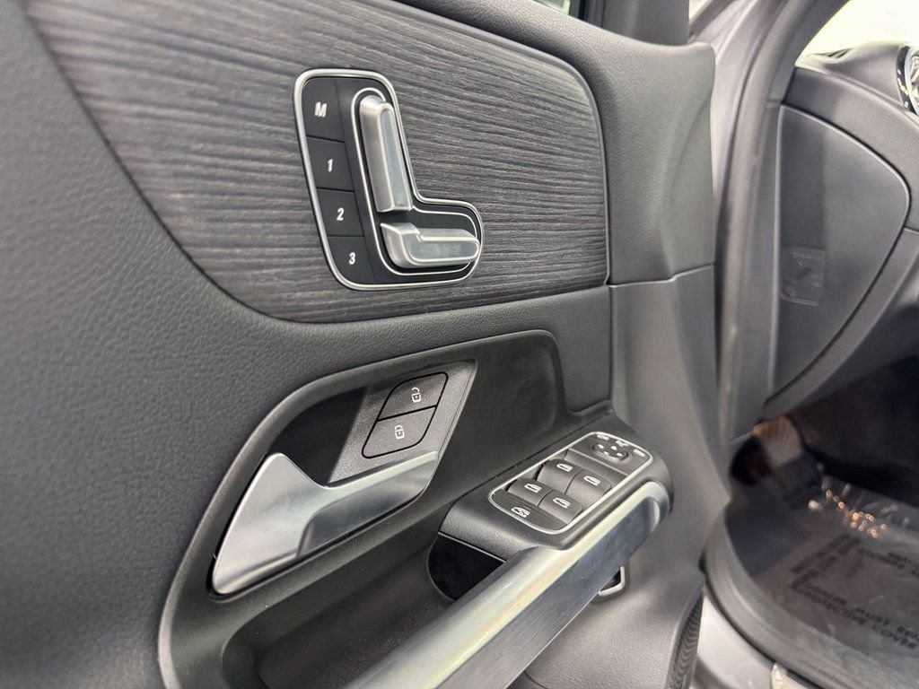 Certified 2023 Mercedes-Benz EQB 300 4MATIC w/ Pinnacle Package image 6