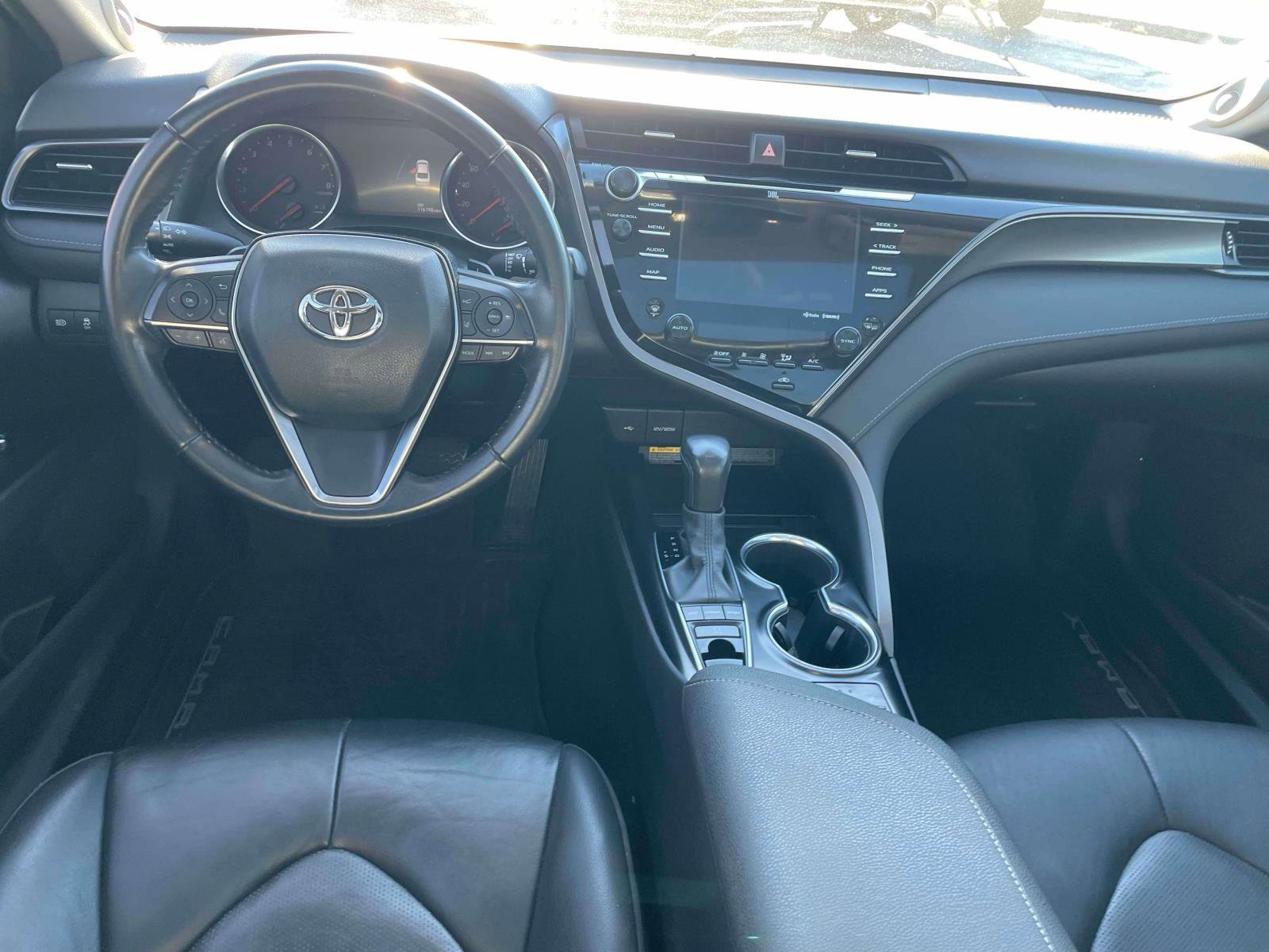 Used 2020 Toyota Camry XSE image 7