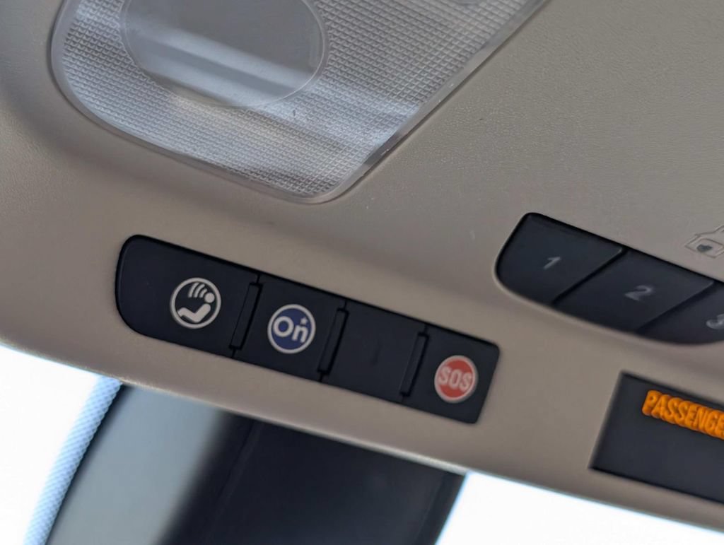 Used 2020 Buick Envision Essence FWD image 29