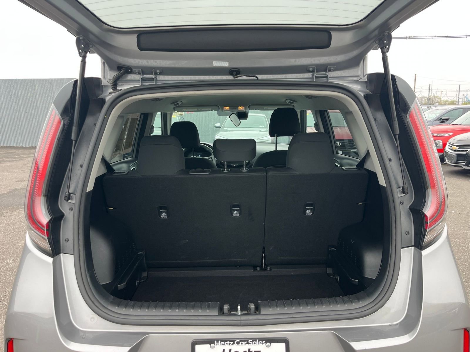 Used 2025 Kia Soul LX w/ LX Technology Package FWD image 29