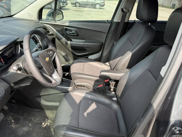 Used 2018 Chevrolet Trax LT w/ LT Convenience Package FWD image 8