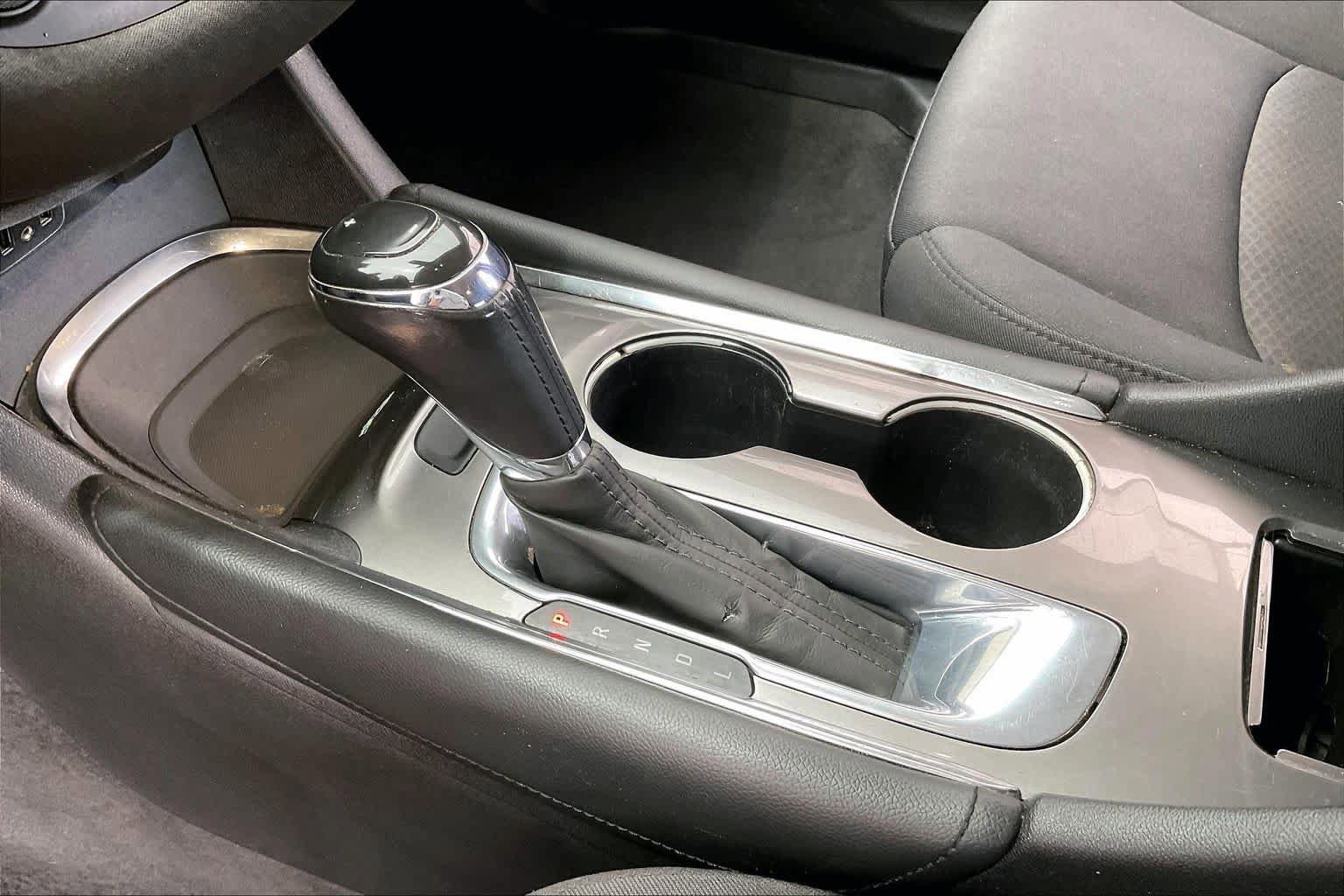 Used 2016 Chevrolet Malibu LT FWD image 15