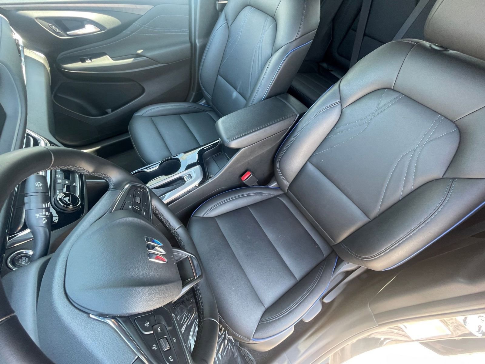 Used 2025 Buick Envista Sport Touring image 35