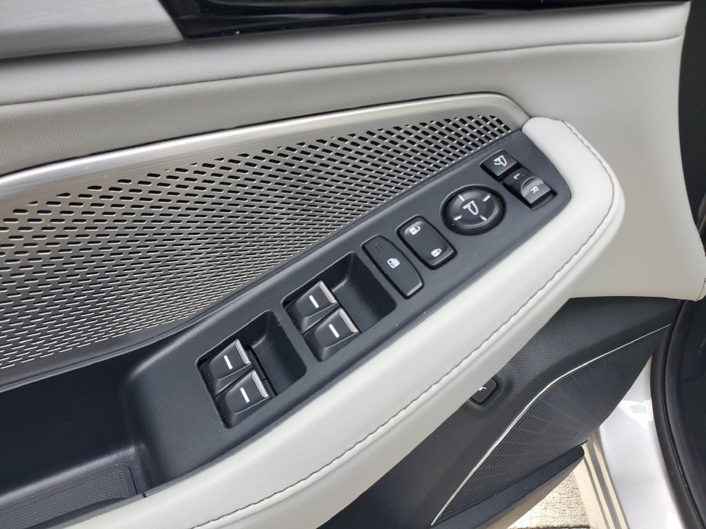 Certified 2024 Acura MDX w/ Technology Package FWD image 22