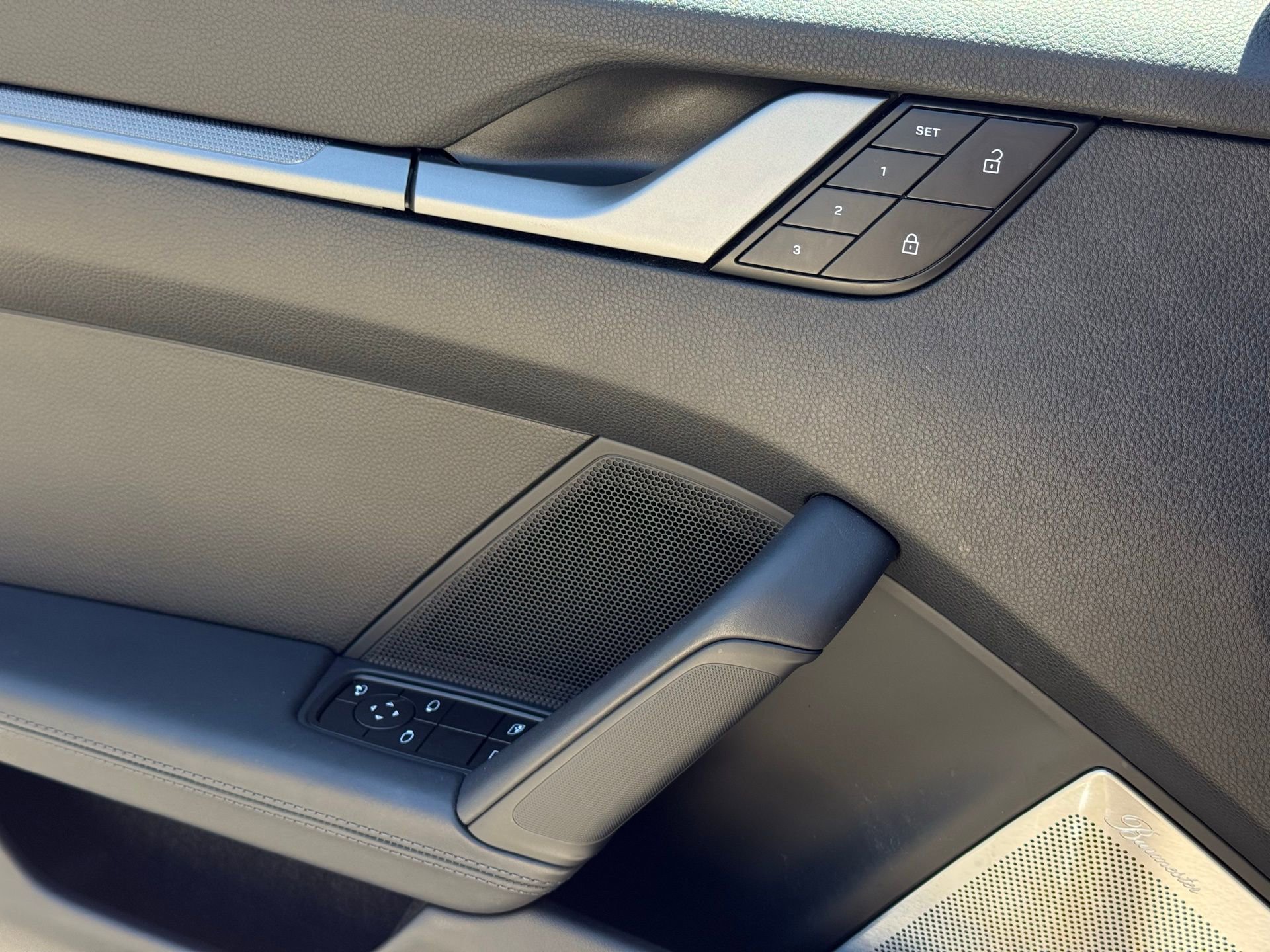 Certified 2024 Porsche 911 Targa 4 AWD/4WD image 30