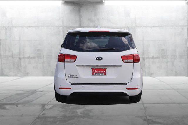 Used 2015 Kia Sedona L image 6