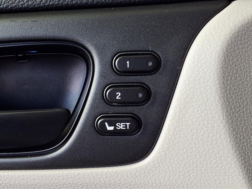 Used 2025 Honda Odyssey EX-L image 19