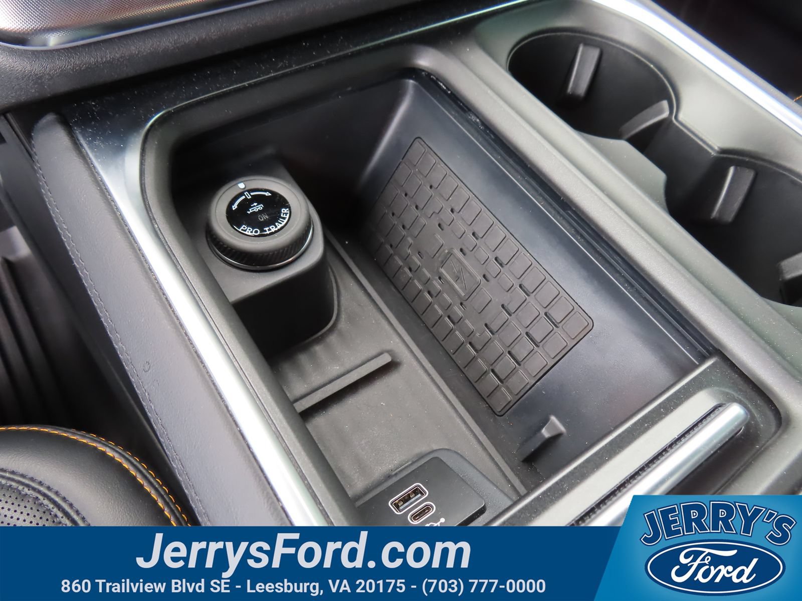 Used 2025 Ford Expedition Tremor AWD/4WD image 24