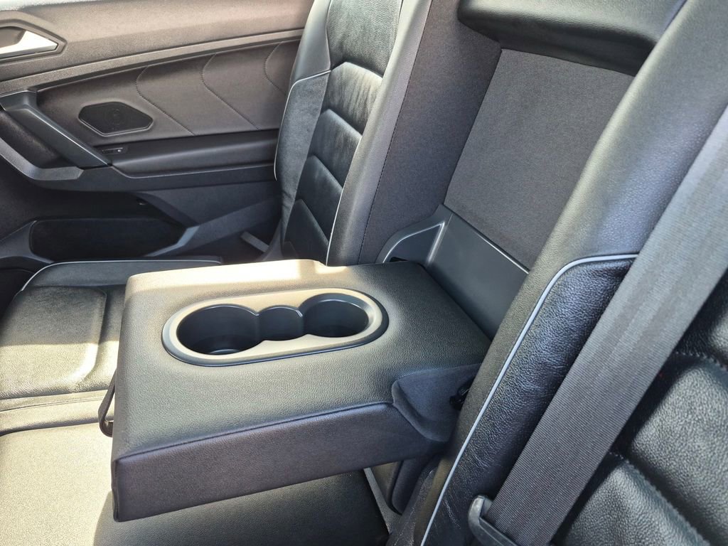 Used 2019 Volkswagen Tiguan SEL Premium w/ 3rd Row Seat Package image 27