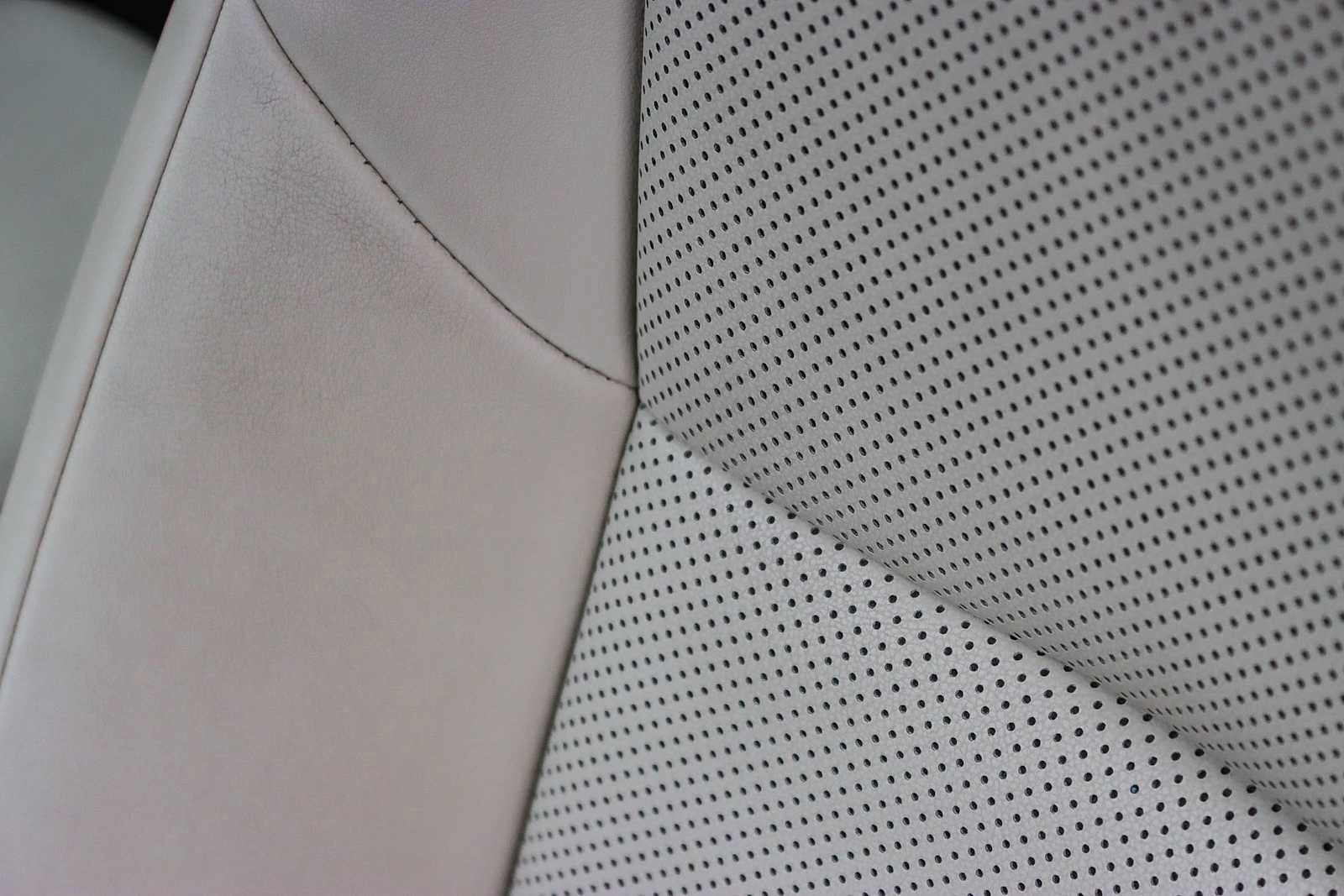 Used 2016 Lexus ES 300h image 25