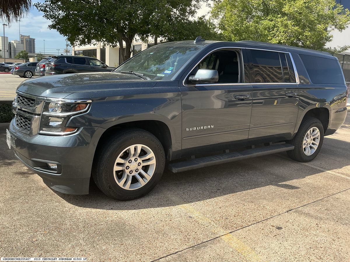Used 2019 Chevrolet Suburban LT AWD/4WD image 4