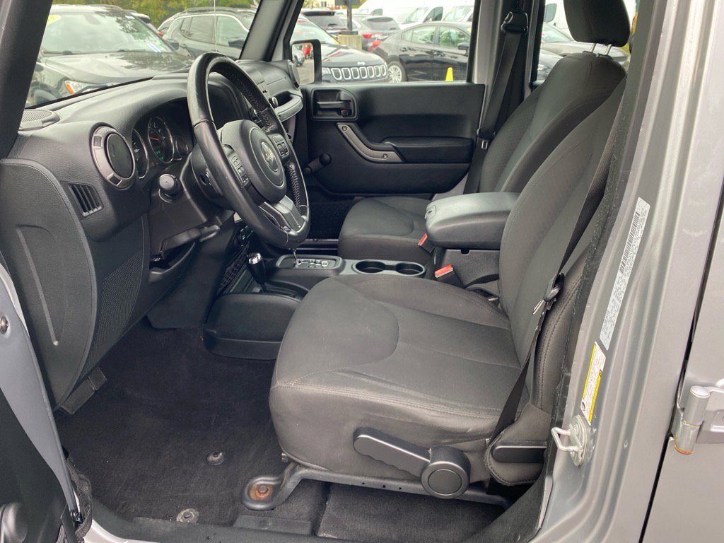 Used 2018 Jeep Wrangler Unlimited Sport w/ Connectivity Group image 9