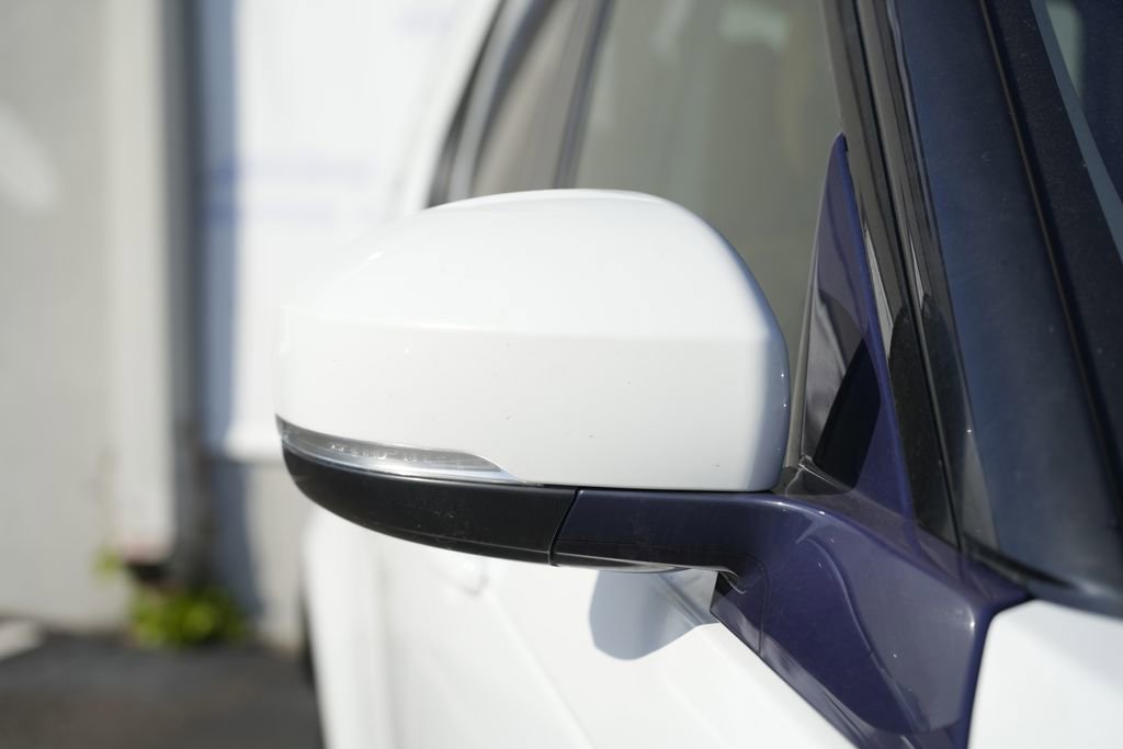 Used 2019 Land Rover Discovery HSE AWD/4WD image 11