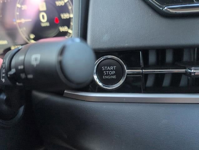 Used 2024 Mitsubishi Outlander SEL image 17